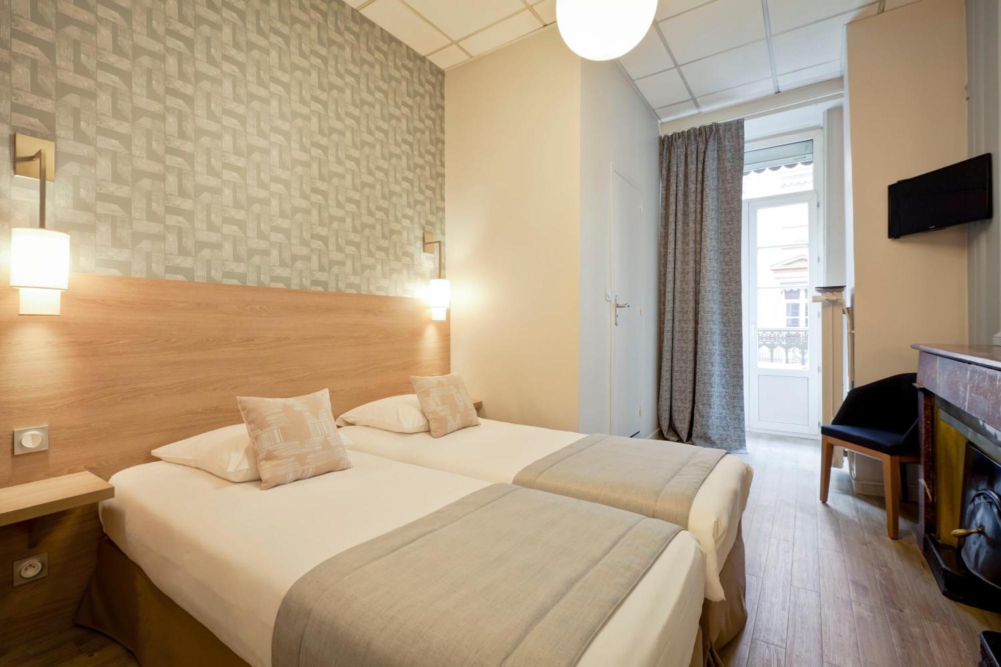 ליון Hotel Du Dauphin מראה חיצוני תמונה